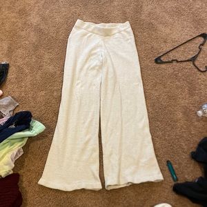 White flare pants from rue 21. Large.